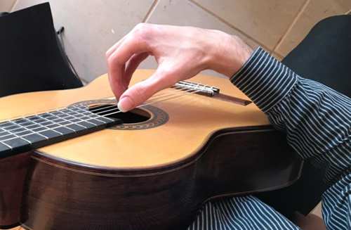 posição mão direita violão